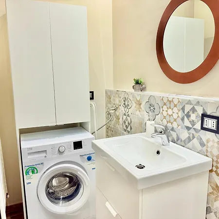 Leonida's House, In The Heart Of טורינו